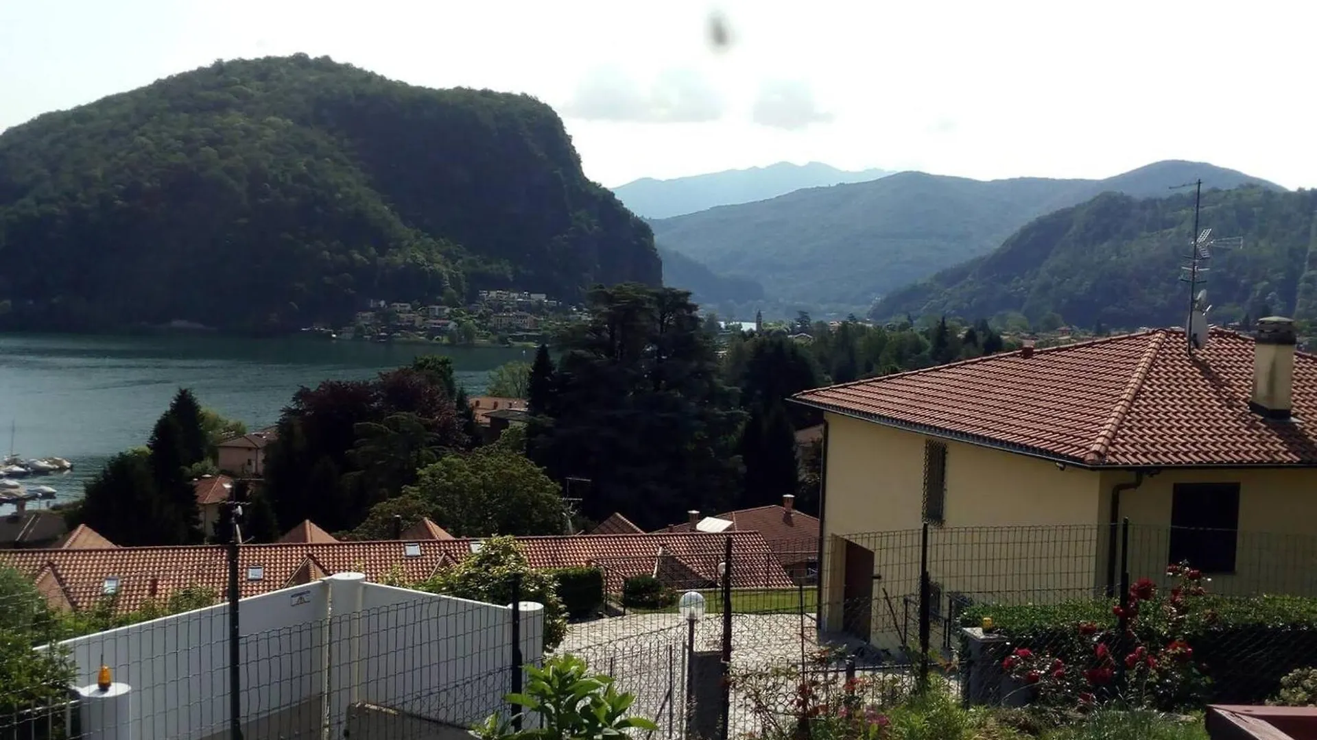 Charming Apartment In Lavena Ponte Tresa 70M² Spacious Terrace